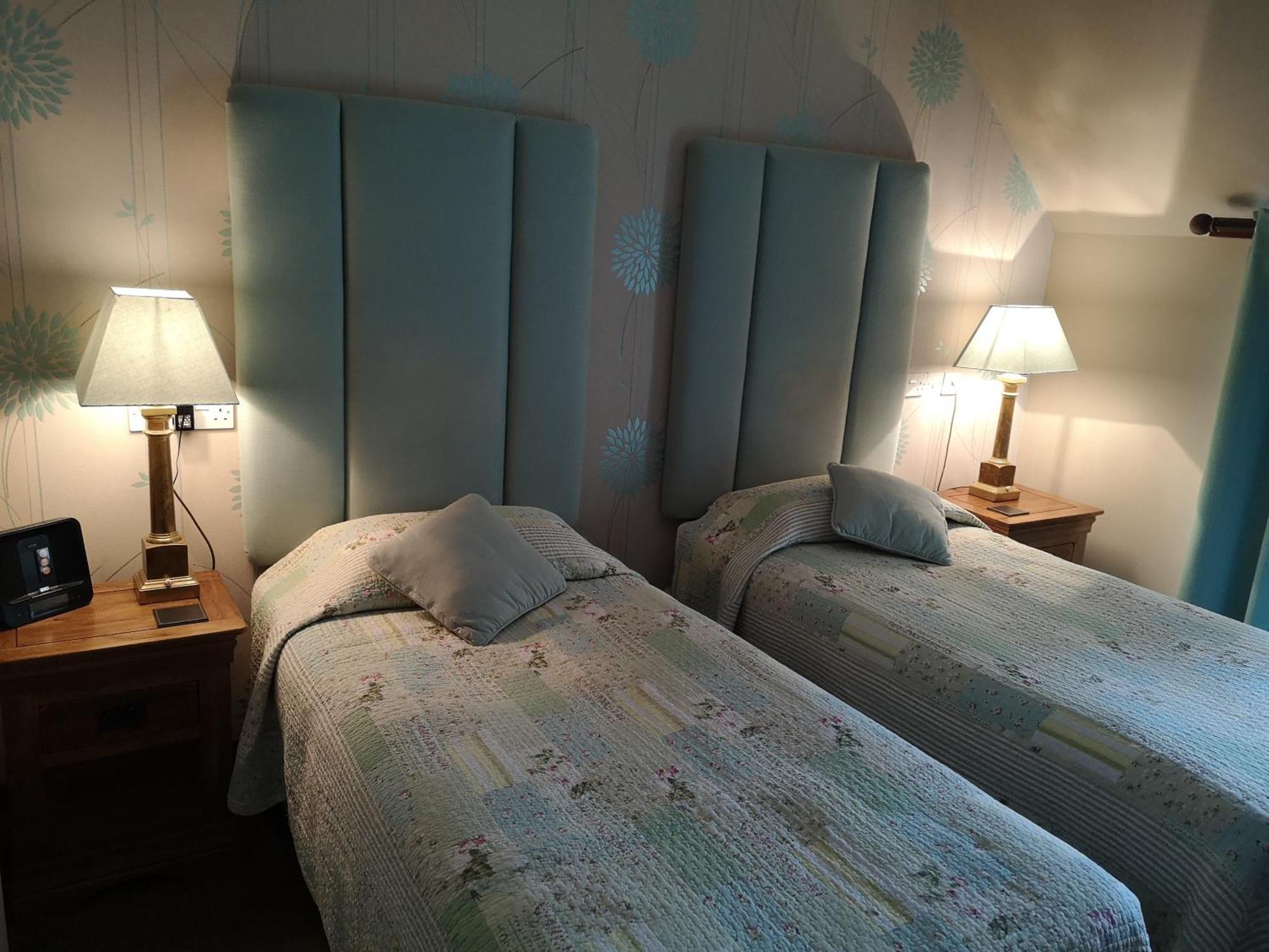 The Commercial Hotel Tarland Habitación foto